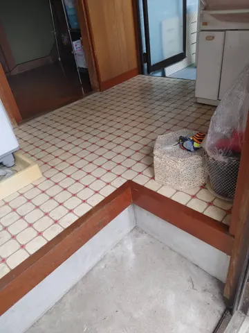 既存の室内入口と床