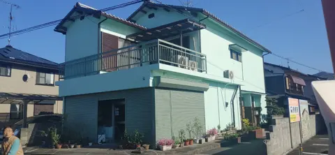 住宅外観と前面の空間