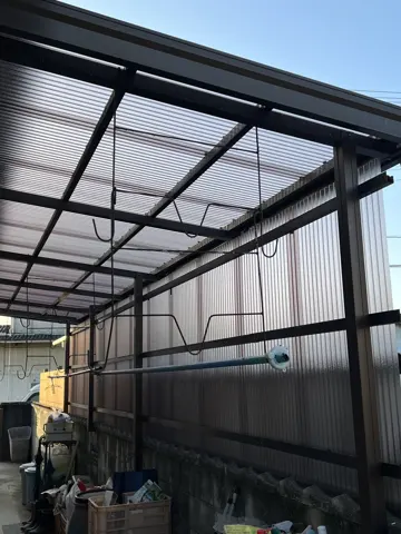 テラス屋根の下の空間